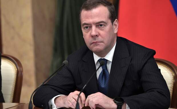 Медведев оценил предложенный Путиным ответ «Пиндостану» и «слюнявым псам» из ЕС