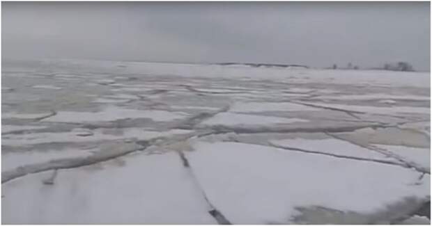 Рыбаки плакали, тонули, но продолжали выходить на лёд весна, видео, зима, лед, повезло, россия, рыбак