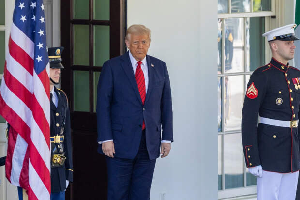 Больше, сильнее, богаче и религиознее: Трамп пролил свет на "будущее" США