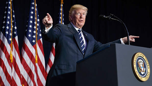 Трамп продлил на год санкции против России из-за ситуации на Украине Трамп продлил на год санкции против России из-за ситуации на Украине