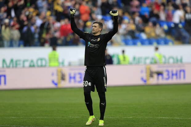 «Даже обезьяну научит играть в воротах». Вратарь «Ростова» Песьяков — о Кафанове