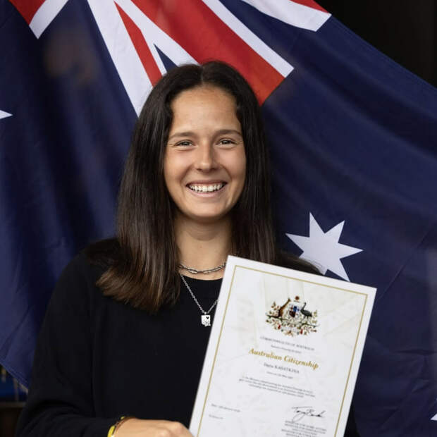 Касаткина похвасталась официальным получением австралийского гражданства