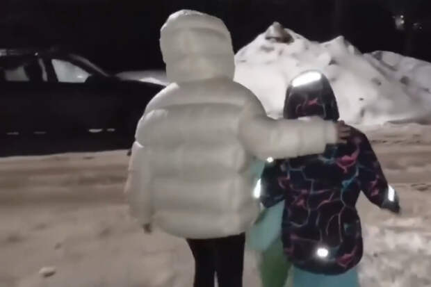 «Он затолкал ее в машину» Пропавшую в Смоленске школьницу нашли. Мужчина три дня удерживал ее в квартире соседнего дома