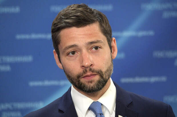 Депутат Якубовский: власти Украины ставят интересы кураторов выше нужд народа