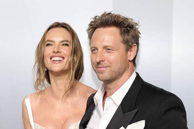 44-летняя модель намекнула на свадьбу снимками в бикини