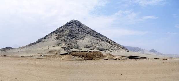хрм Луны (Huaca de la Luna)