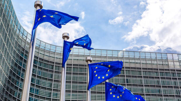 Еврокомиссар призвал нарастить выпуск беспилотников для войны с Россией