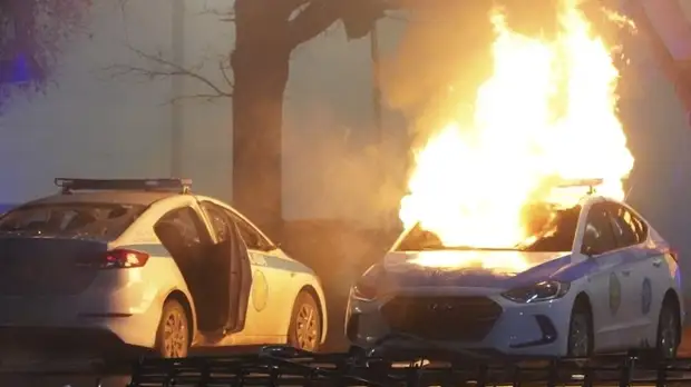 Sputnik Казахстан: в Таразе сожжены три полицейских здания и около 50 автомобилей