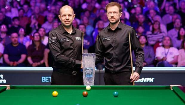 Welsh Open 2026: Барри Хокинс ведет в счете 7-1 после первой сессии