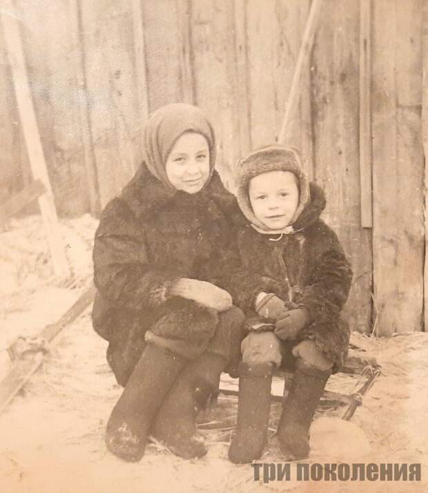 Фото из личного архива. Я и мой двоюродный брат. 