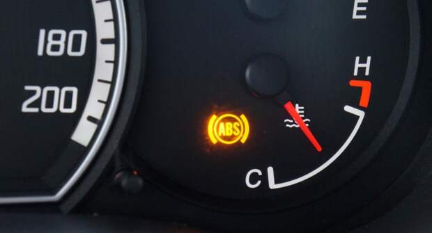 «Ошибка ABS» на панели приборов: опасно ли это и как исправить самостоятельно?