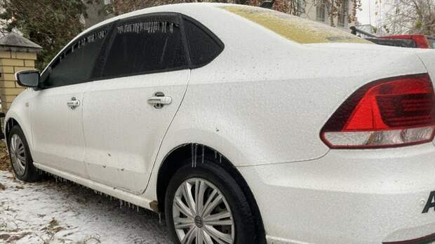 Белый автомобиль / Фото: amic.ru