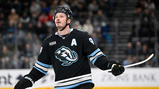 Гол Сергачёва помог «Юте» обыграть «Флориду» в НХЛ