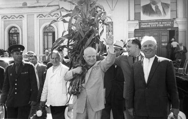 Все политики поддержали Хрущева в передаче Крыма. Все политики поддержали Хрущева в передаче Крыма.