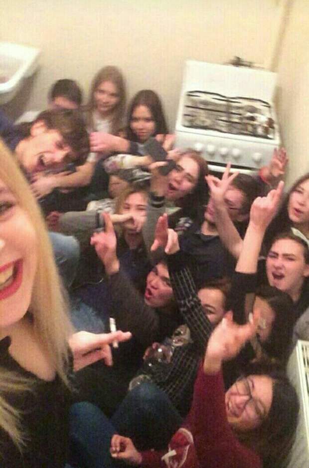 Перед вами фотографии с типичных вписок. Зачастую, даже полиция боится вмешиваться в этот хаос Вписка, вечеринка, молодежь, прикол, туса, экстрим, юмор