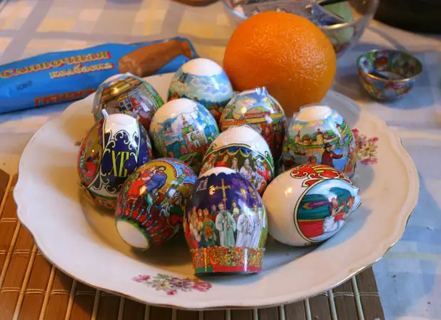 В Балашихе мужчина угрожал соседям шоколадным яйцом