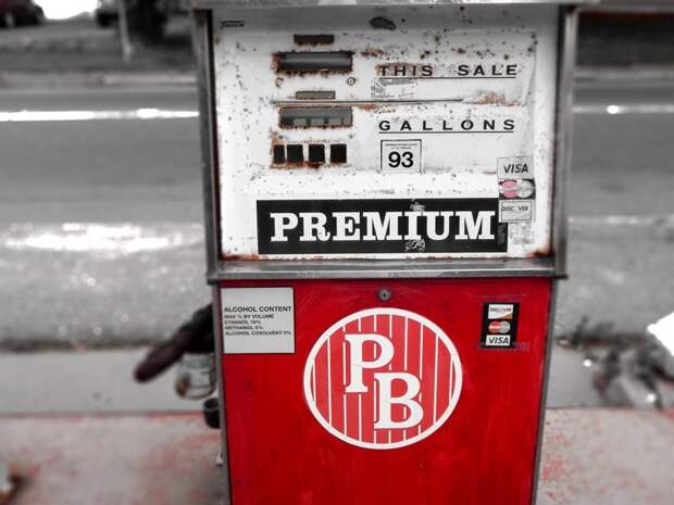 Когда кончится нефть: репетиция Когда кончится нефть: репетиция азс, город, заброшенное, заправки, нефть, покинутое, эстетика