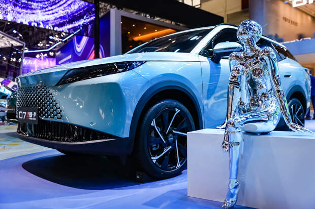 Omoda показала ИИ‑салон для кроссовера Omoda 4 и автономный парковщик VPD на Пекинском автосалоне