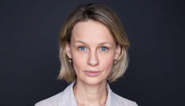 «Влезла в чужую семью»: как 18-летняя Юлия Ромашина вышла за 58-летнего артиста, но расплатилась за это дважды