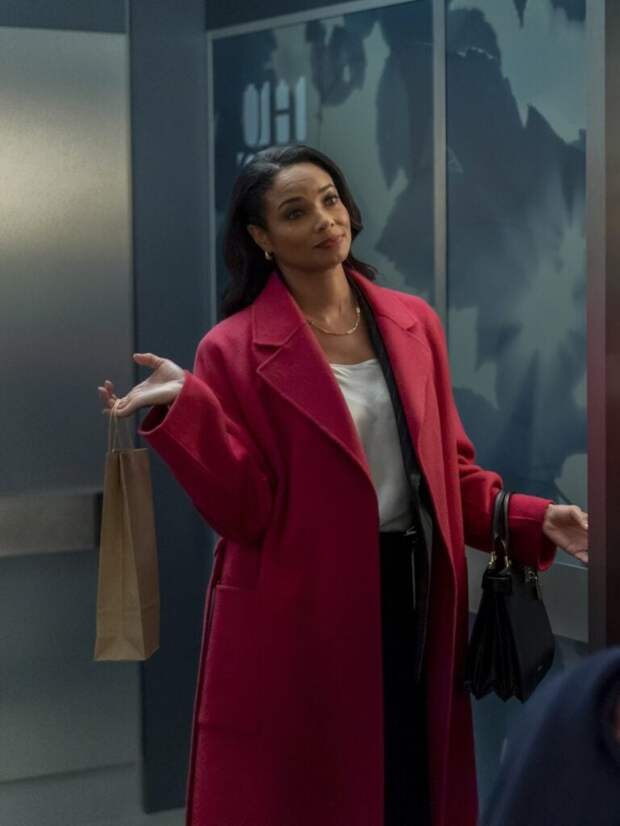 Rochelle Aytes as Dr. Mary Morstan and Morris Chestnut as Dr. John Watson