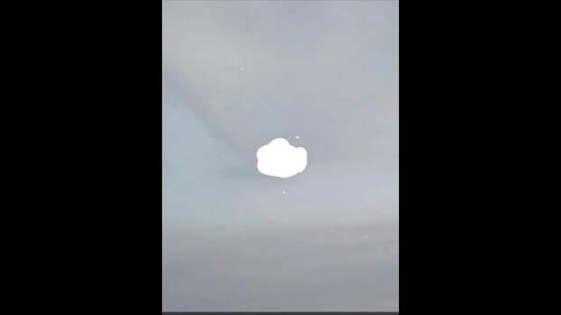 Момент ударов по базе Пятого флота США в Бахрейне https://t.me/webmoney_dn/316019Video: Клип