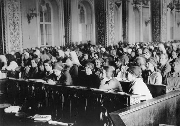 Первый съезд женщин-работниц в Москве в 1927 году.