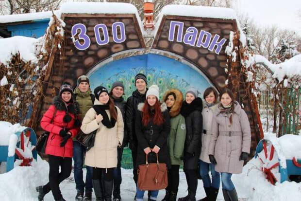 Луганские студенты помогли животным зоопарка (фото) - фото 1