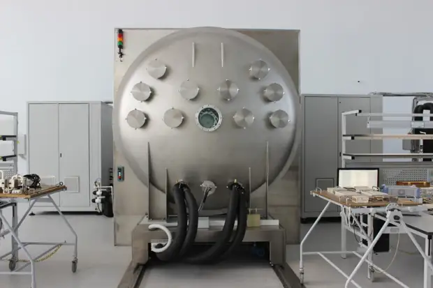 Фактор полного цикла: как Россия налаживает производство новейших спутников