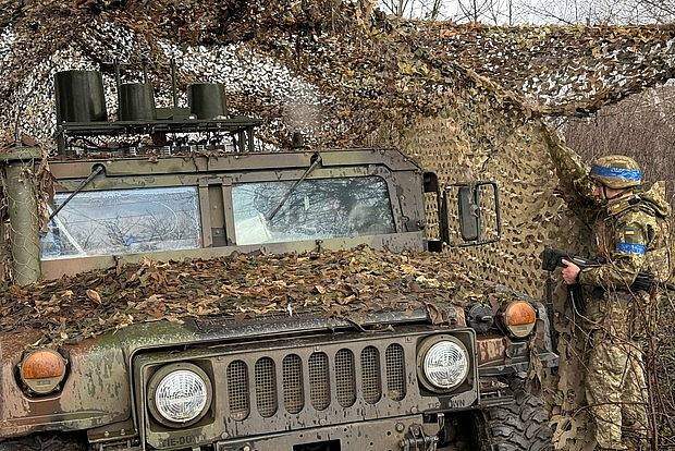 Украинский командир избил подчиненного за идею сдаться в плен