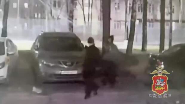 Пара аферистов убедила пенсионерку передать 430 тыс. рублей в коробке с гречкой