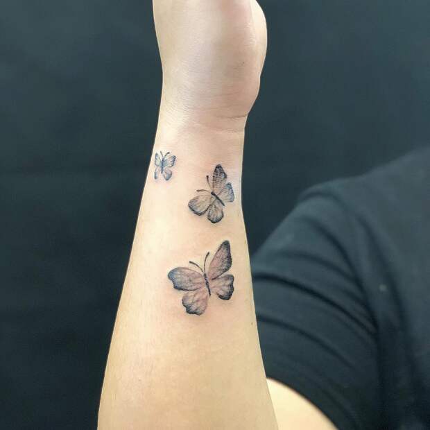 татуировки в виде бабочек фото 8