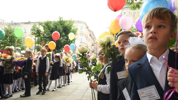 В Москве школьные линейки 1 сентября проведут только для первоклассников