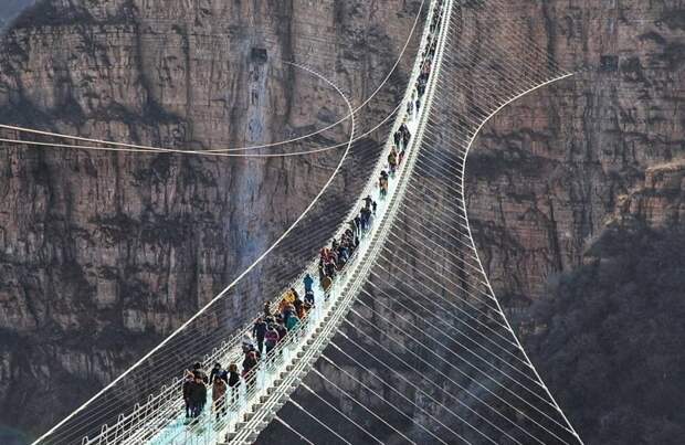 Ежедневно мост в провинции Хэбэй посещают 20000 туристов Хэбэй, высота, китай, мост, стекло, турист, фото, фотомир