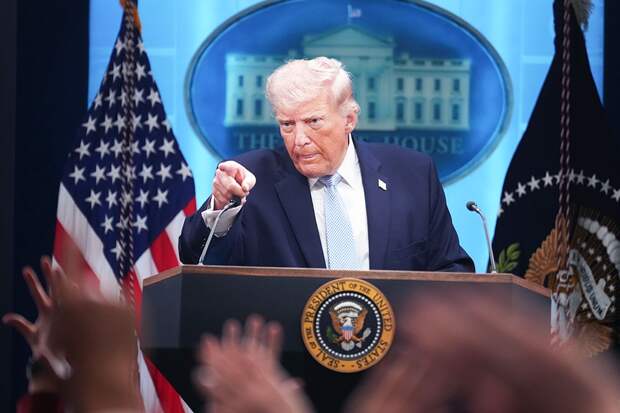 Военный эксперт Леонков: Трамп может атаковать Иран тактическим ядерным оружием