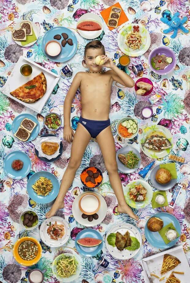 Андреа Теста, 9 лет, Катания, Италия грегг сигал, дети, диета, меню, необычный проект, рацион, фотограф, фотопроект