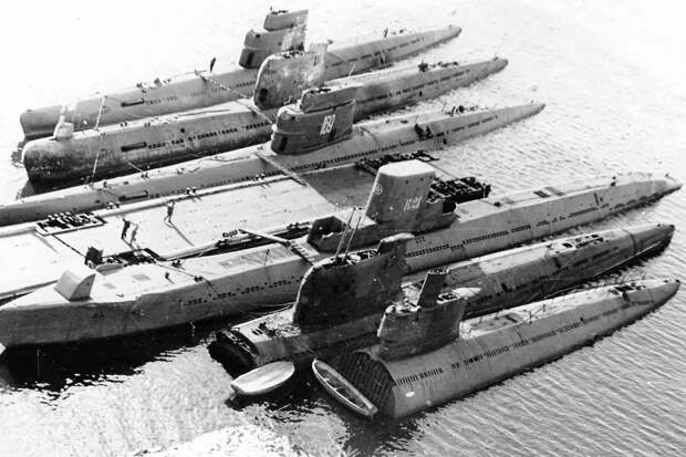 Подлодка Б-37 взорвалась при невыясненных обстоятельствах в 1962 году