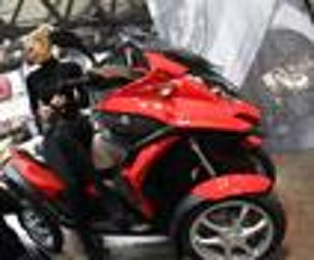 Инновационные Quadro 350D и Quadro 4D на выставке EICMA 2012