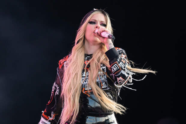 Mash: певица Аврил Лавин отказалась от выступлений в России