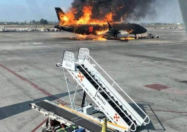 Гражданская война в Мексике: после ликвидации главы наркокартеля в стране вспыхнули уличные бои