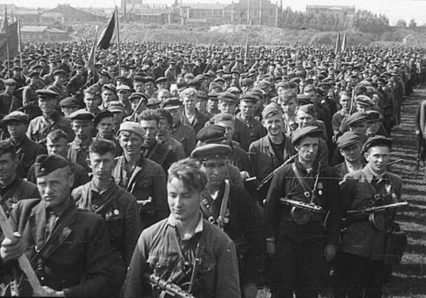 Парад победителей. Как партизаны отметили победу над фашизмом вов, день в истории, минск, парад, партизанское движение