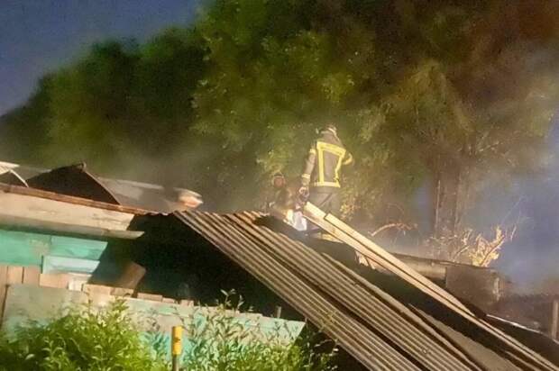 Супружеская пара погибла на ночном пожаре в Хабаровске