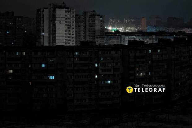 В Киеве сейчас блэкаут: украинские СМИ публикуют кадры