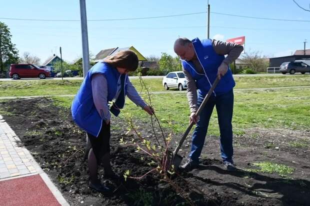 В Гиагинском районе продолжается благоустройство территорий