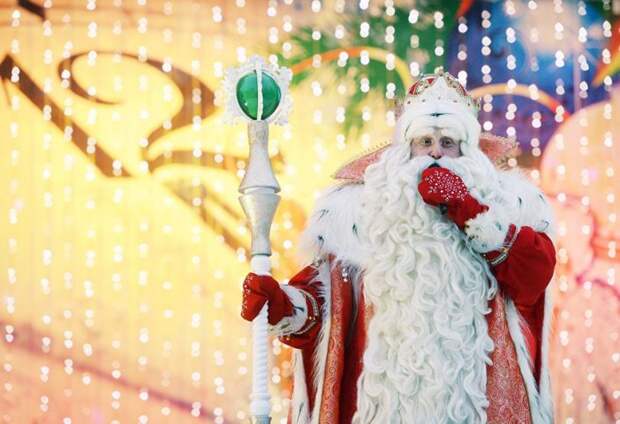 Дед Мороз из Великого Устюга во время праздника в Центральном парке культуры и отдыха имени В.В.Маяковского Екатеринбурга