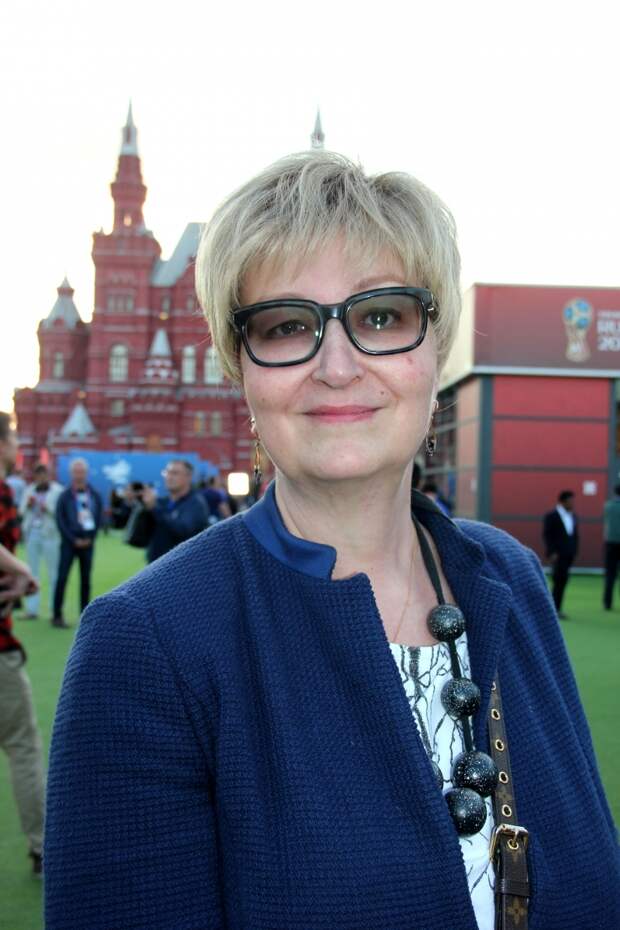 Как сегодня выглядит похудевшая 53-летняя писательница Татьяна Устинова