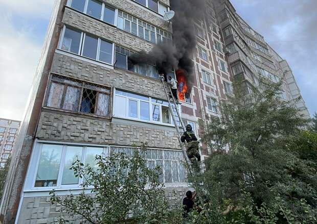 В Коврове восемь человек спасены во время пожара в многоквартирном доме