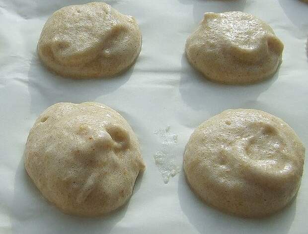 отсадка макарунов на противень