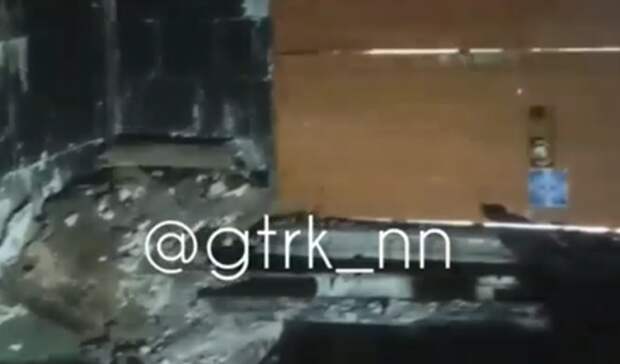 Нижегородская пенсионерка живет в сгоревшей квартире больше месяца