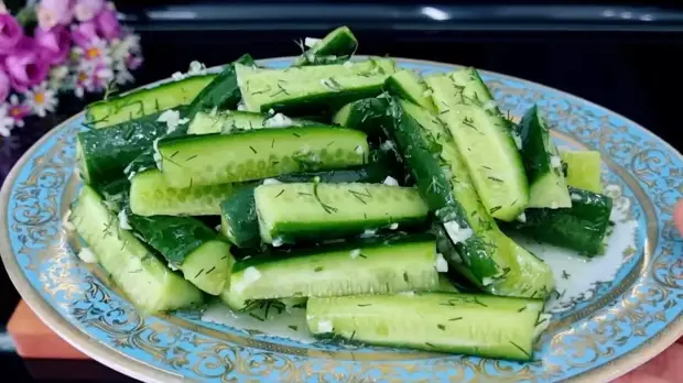 Разлетаются мгновенно! Самый простой и вкусный рецепт малосольных огурчиков