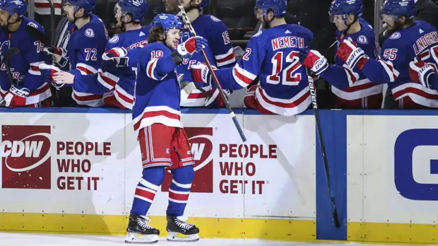 Гол Панарина принёс «Рейнджерс» победу над «Чикаго» в матче НХЛ